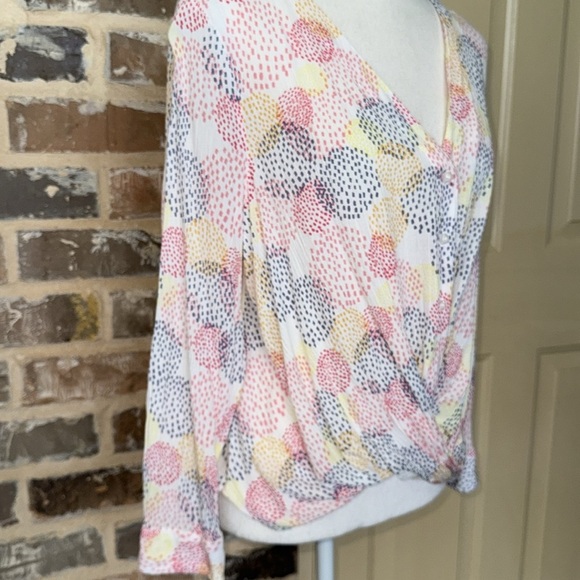 a.n.a A New Approach Pink Blue Yellow Pastel Dot Pattern Wrap Top Relaxed Fit PL - Picture 2 of 10